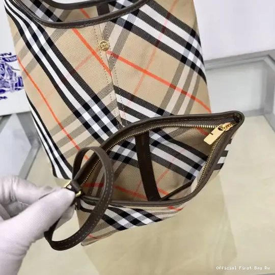 Official First Bag Ru BURBERRY Small Check Bag Shoulder 0609